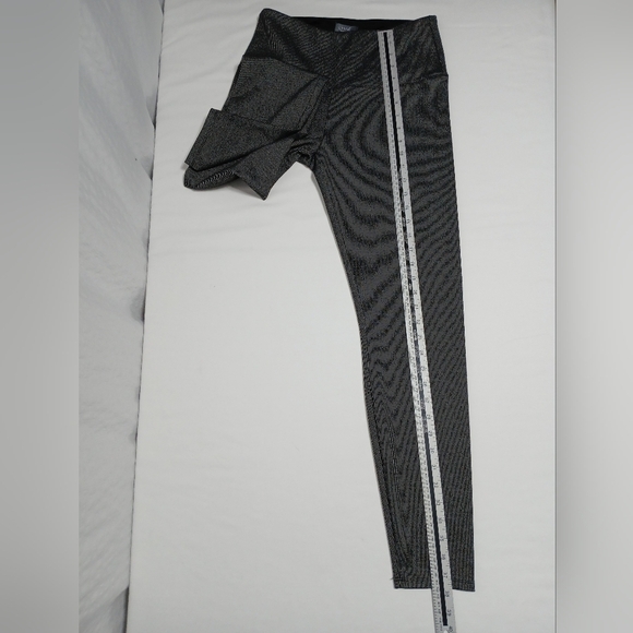 Lysse New York Highrise Tummy Control Compression Ladies Leggings. Size M - Picture 5 of 10